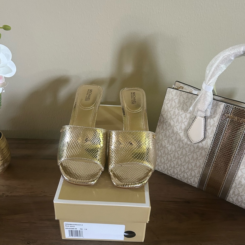 Michael Kors Cara Metallic Snake Embossed Mule In Pale Gold Size 7 NIB🌟